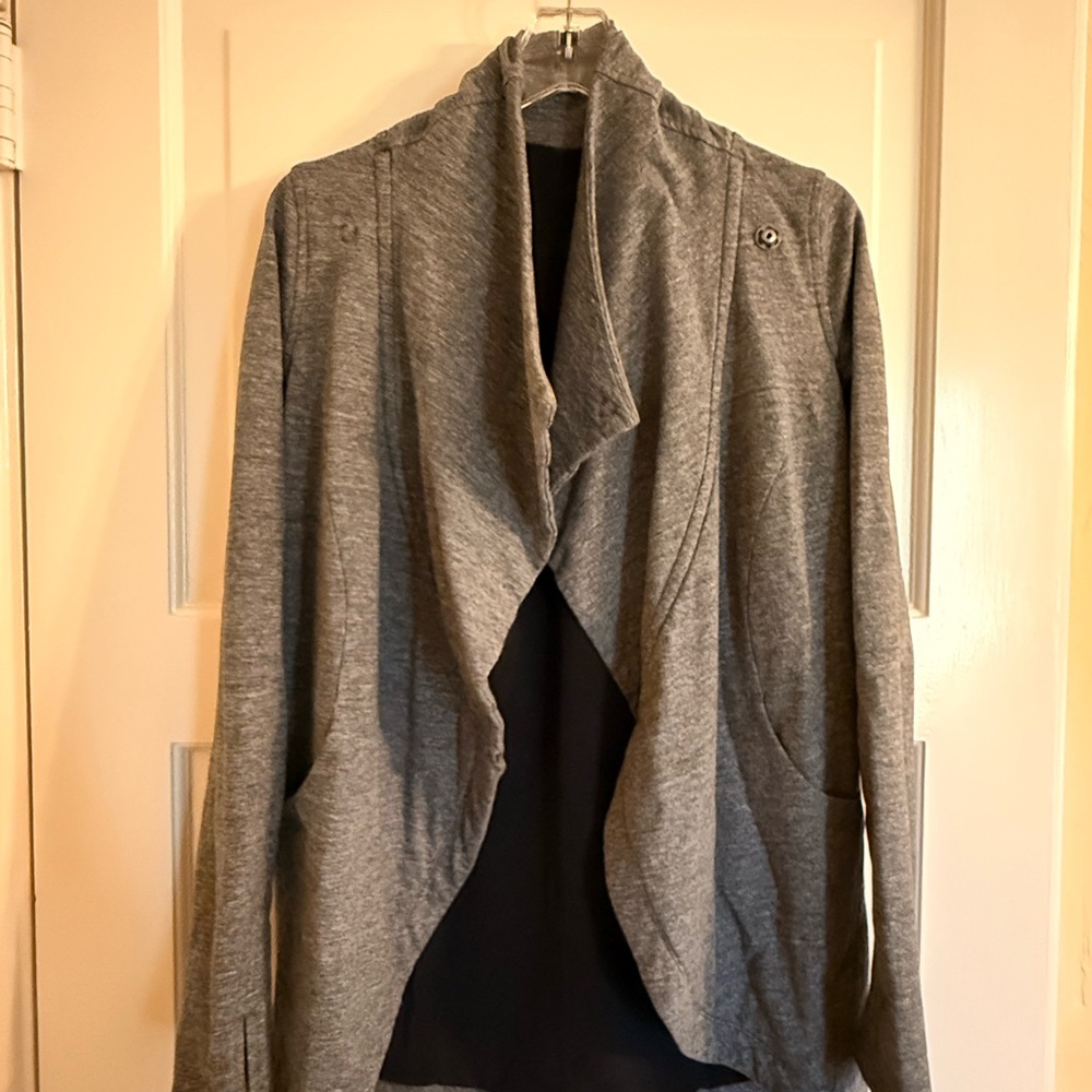 Lululemon Athletica Gray -That’s a wrap